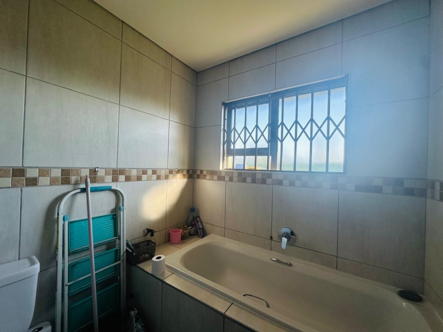 To Let 3 Bedroom Property for Rent in Vista Park Free State